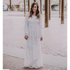 BNWT WrenandIvory lily lace gown/maternity/wedding